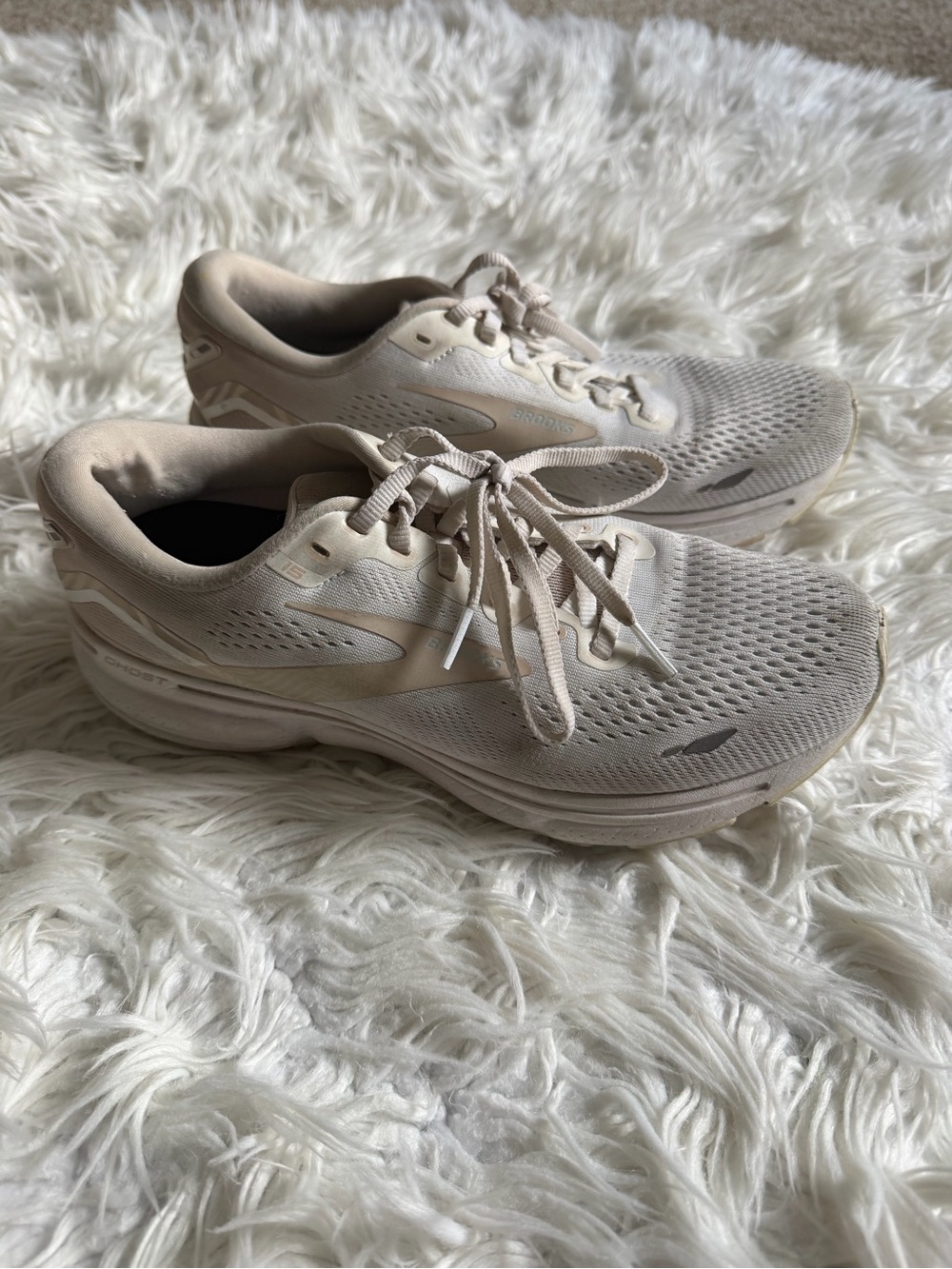 Brooks Women's Neutral Beige Lace-Up Running Sneakers